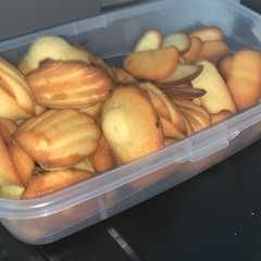 A picture of Madeleines 😍.