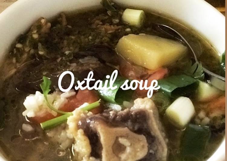 Langkah Mudah untuk Menyiapkan Oxtail soup (sup buntut), Enak