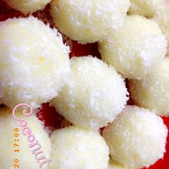 Coconut laddu A picture of Coconut laddu.