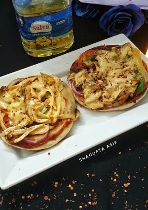 A picture of Instant pizza.