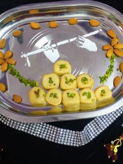 मलाई पेड़ा (malai peda recipe in Hindi) रेसिपी मुख्य फोटो