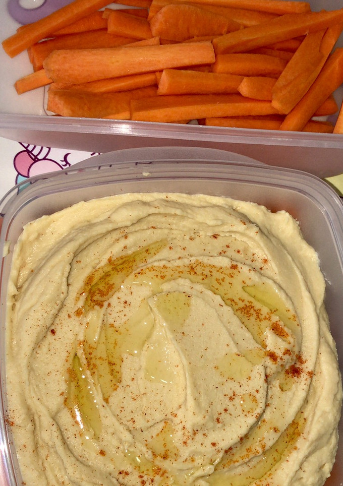 Una foto de Hummus de garbanzo casero :)