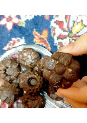 عکسی از دستور خرما شکلاتی
