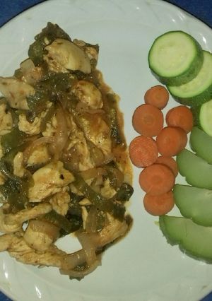 Una foto de Fajitas de #pollo con poblano