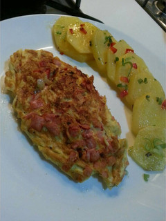 Una foto de Torta de huevos con papas