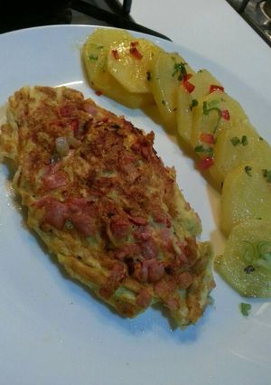 Una foto de Torta de huevos con papas