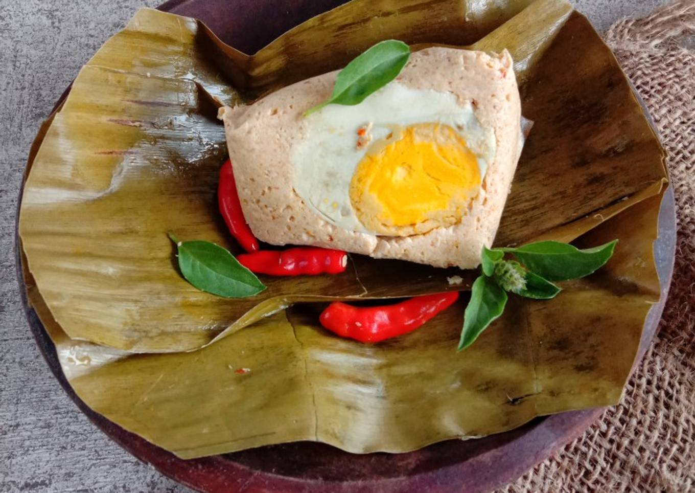 Pepes tahu telur asin