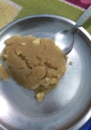 सूजी का हलवा (Suji ka halwa recipe in hindi) रेसिपी मुख्य फोटो