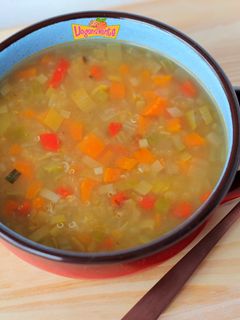 Una foto de Sopa de Verduras y Quinoa