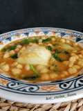 Potaje de garbanzos y bacalao al curry con pak Choi