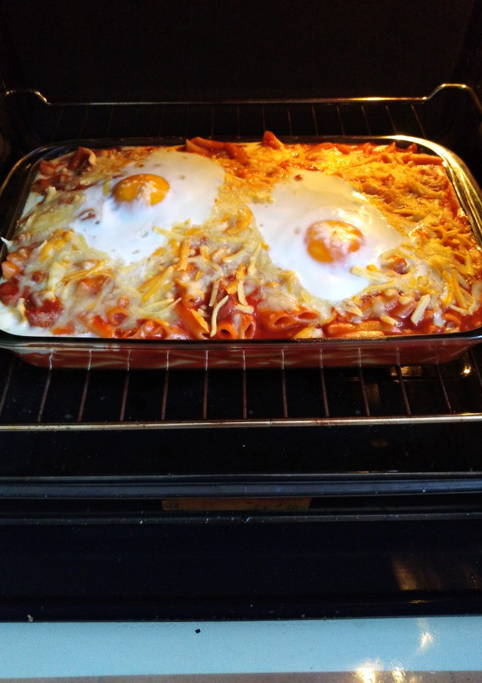 Una foto de Macarrones gratinados con queso y huevo