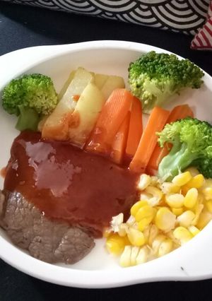 Foto resep Steak simple dengan Sayuran (mpasi 1y+)