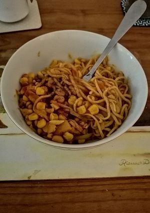 A picture of Using ones noodles.