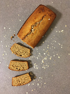 Una foto de Cake de avena y cúrcuma Hiperfácil!