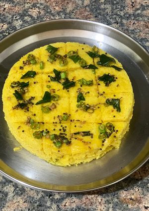 A picture of Khaman dhokla.
