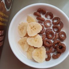 A picture of Breakfast Cereal With Banana.