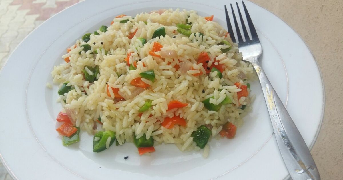 Fried Bell Pepper Rice Recipe by Nûnû - Cookpad