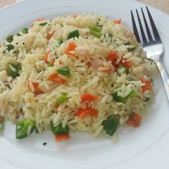 A picture of Fried bell pepper rice.