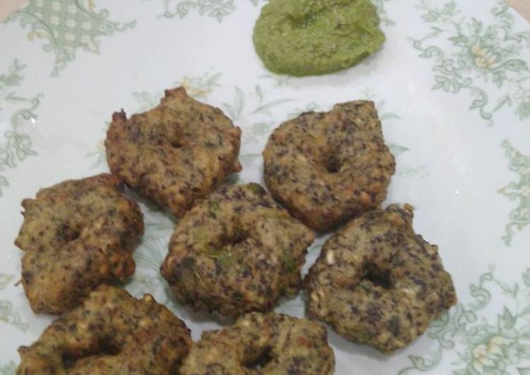 Step-by-Step Guide to Prepare Quick Urad Dal vada