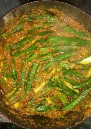 भरवा भिंडी (bharwa bhindi recipe in Hindi) रेसिपी मुख्य फोटो