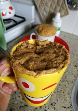 Una foto de Mug de avena, dulce de leche y coco 😜