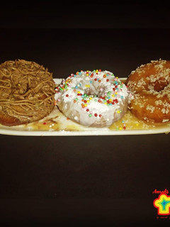 A picture of Glazed doughnut.