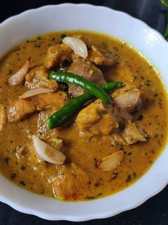 মেথি লহসুনি চিকেন(methi lahsooni chicken recipe in Bengali) রেসিপির প্রধান ছবি
