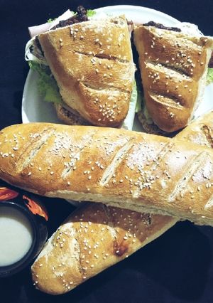 Una foto de Pan rústico natural (Baguette) 😋🥖