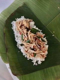 Foto resep Nasi Bakar Ayam Suwir Pedas Kemangi