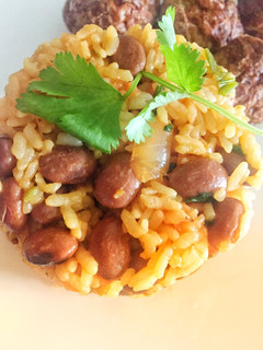 Una foto de Palo e Pique a lo venezolano 😋 o arroz con frijoles