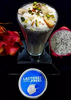 A picture of Dragon fruit milkshake.