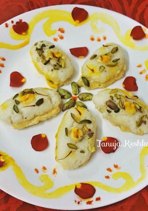 चम चम (Chum chum recipe in hindi) रेसिपी मुख्य फोटो