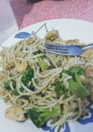 Una foto de Spaghetti verduras #pollo