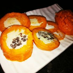 A picture of Mango kulfi.