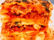 A picture of lasagne sauce
