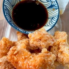 A picture of Cireng mini (savoury tapioca balls).