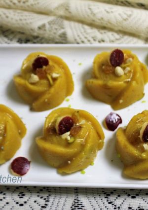 A picture of Apple Sooji Halwa.