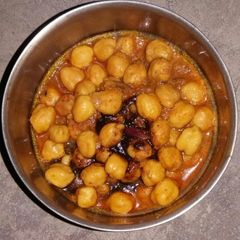 A picture of Ghoogni.