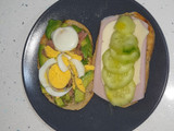 Sándwiches con verduras y pavo