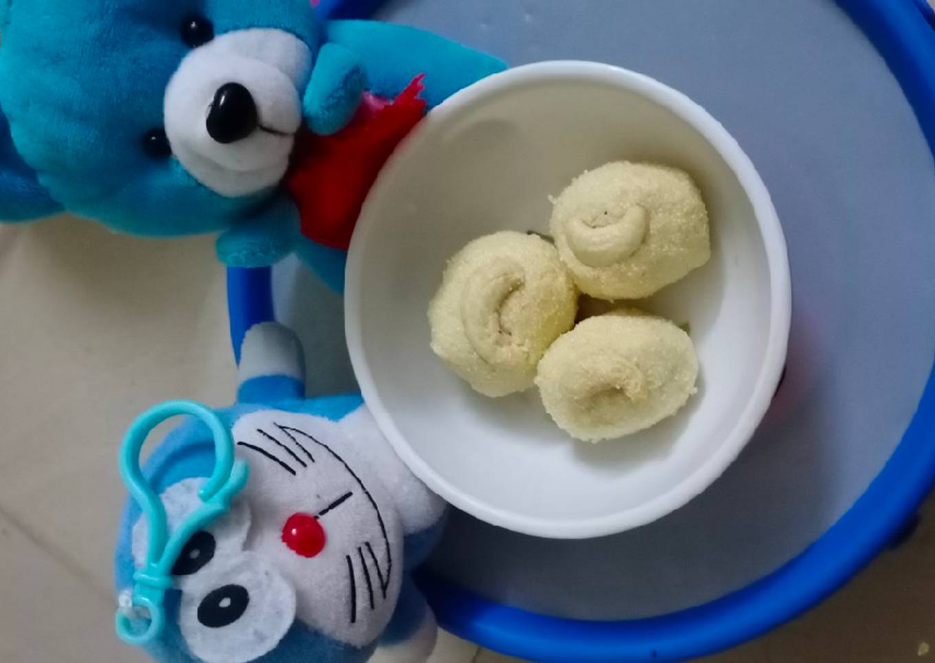 Coconut rava ladoo