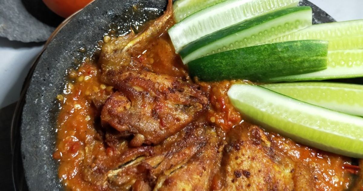 Ayam Penyet Sambal Tomat