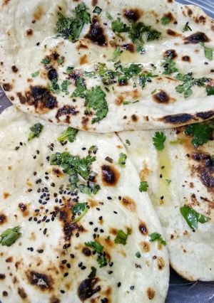 A picture of Cheese Tawa Naan.