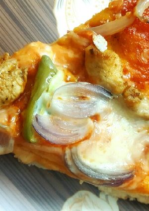 A picture of Peri Peri Chicken Pizza🍕.