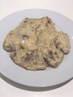Una foto de Solomillo ibérico en salsa de eneldo
