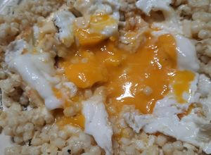 Una foto de Municiones con huevo para comer con cuchara