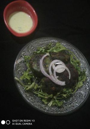 A picture of Chicken haryali kebab.