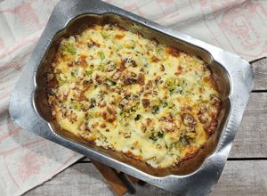 Una foto de 🧀🧀Coliflor con salsa bechamel #singluten, gratinado al roquefort 🧀🧀
