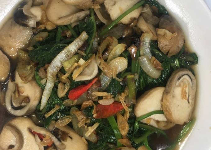 Cara Membuat Ca Kangkung jamur saus tiram ala fe yang Enak Banget