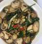 Langkah Mudah untuk Membikin Resep Ca Kangkung jamur saus tiram ala fe yang Menggugah Selera Anti Ribet, Bikin Ngiler