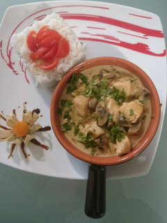 Una foto de Pollo en salsa strogonoff